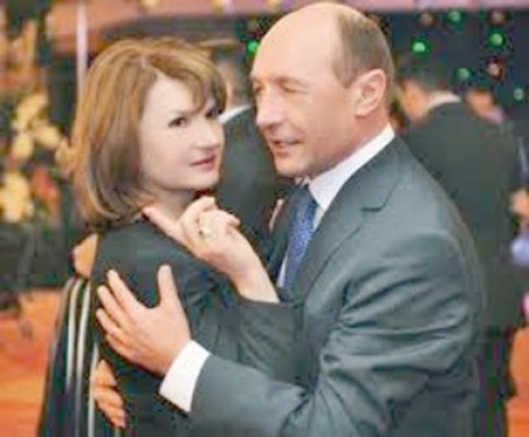 Băsescu petrece 1 Mai pe litoral